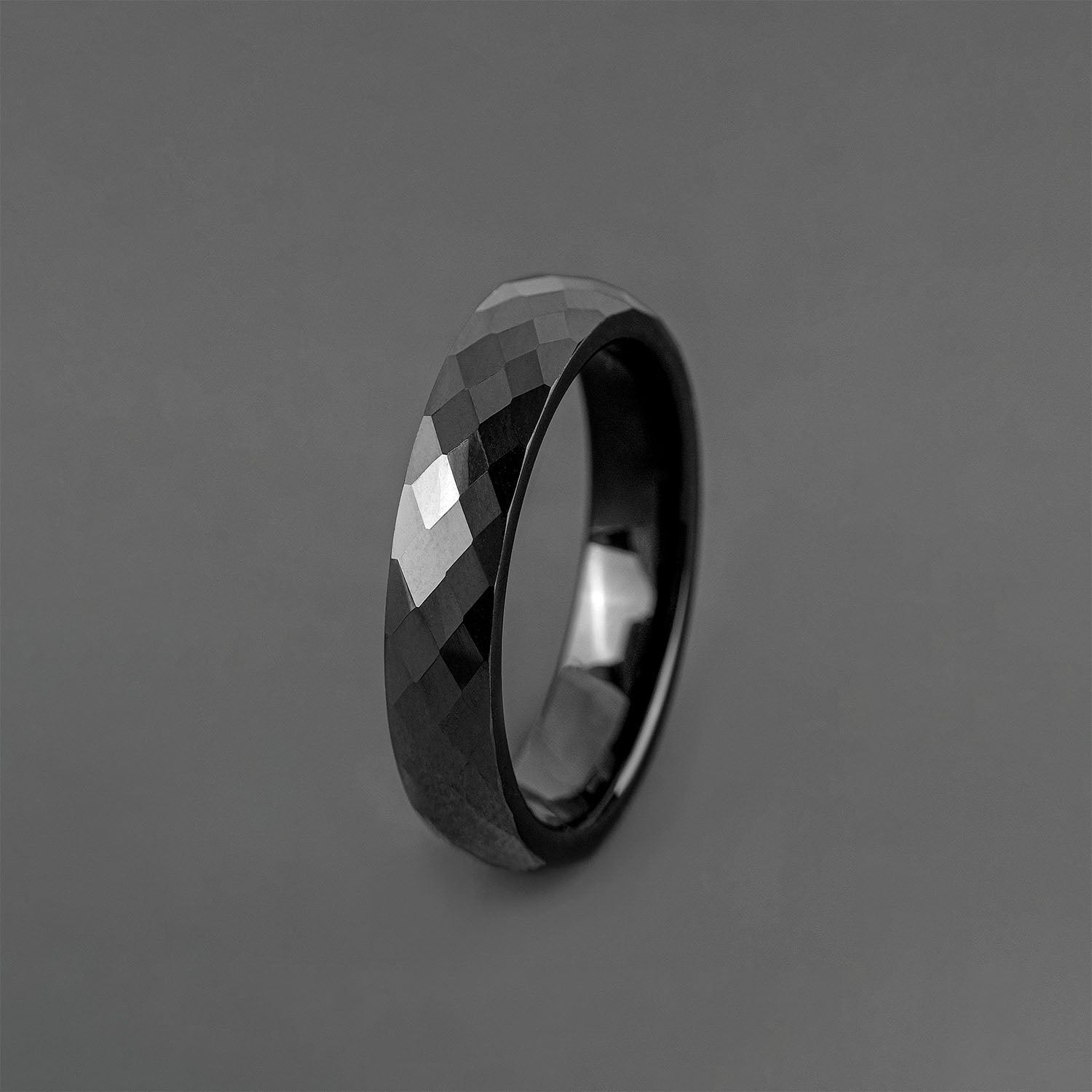 Mirror Black Rhombus Ceramic Ring