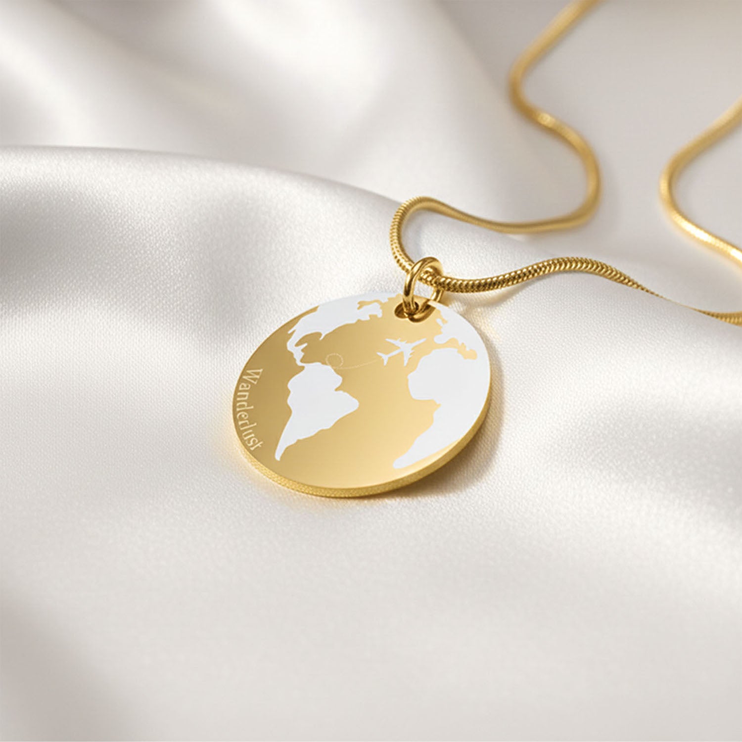 Wanderlust Circle Necklace Gold