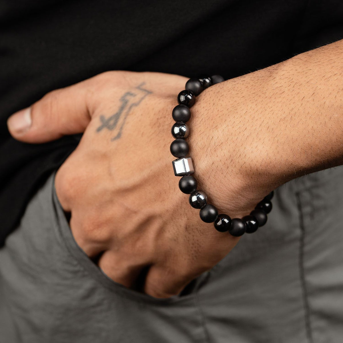 Stealth Gloss Black Bracelet With Magsnap2