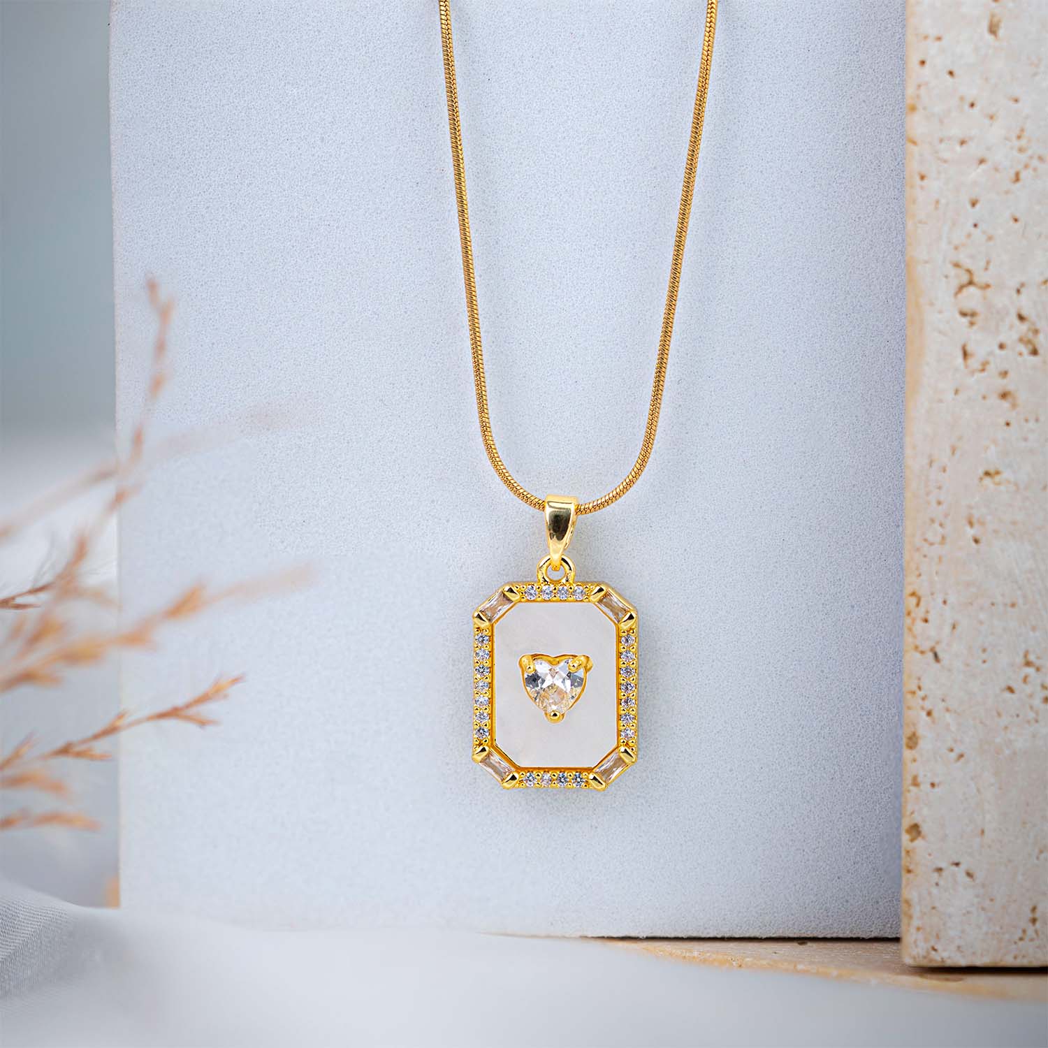 Penelope Mop Heart Frame Necklace