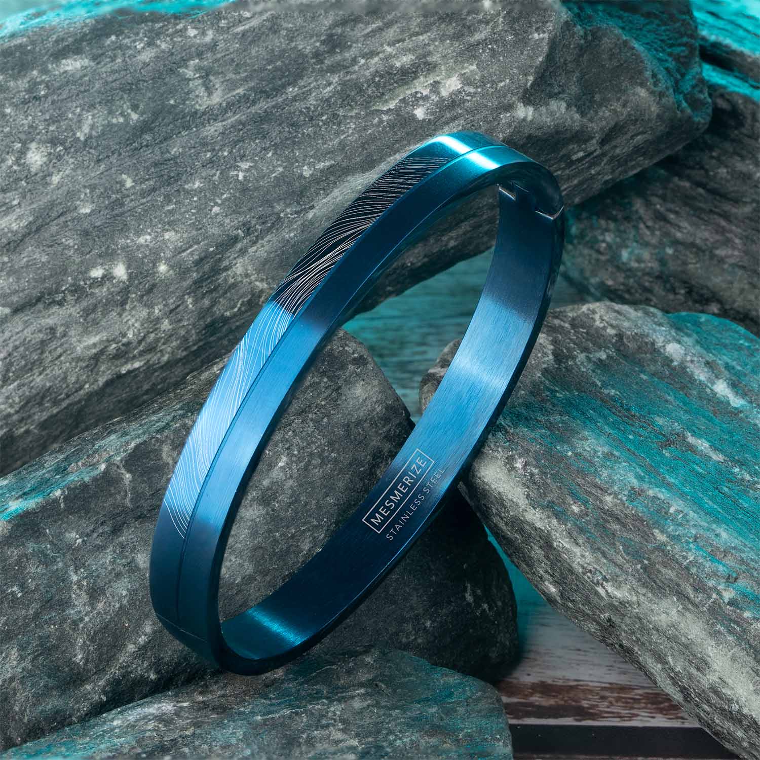 Wind Drift Kada Bracelet Blue